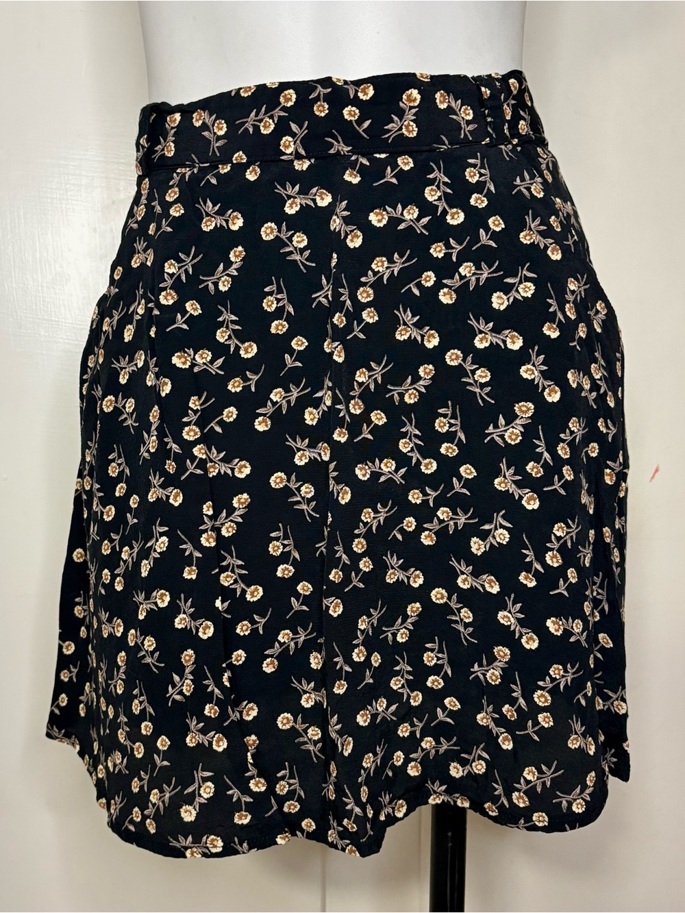 Vintage 90s Contempo Casuals Black Tan Floral Neutral Rayon Mini Skirt